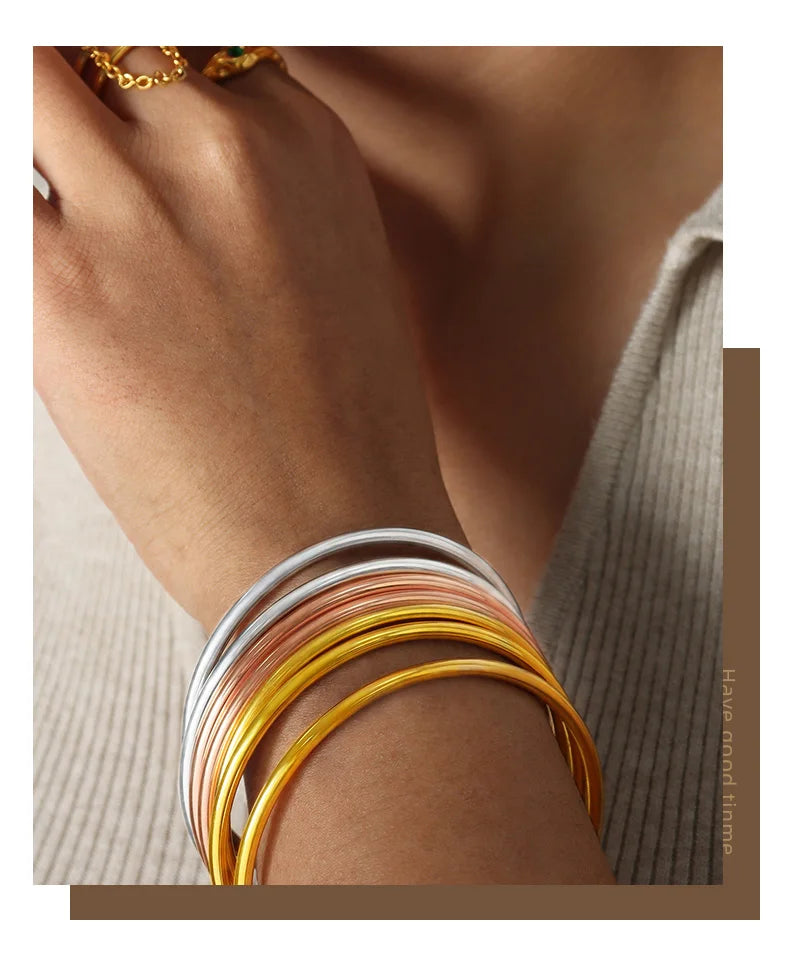 Gold Plated Round Bangle (Single piece) W6