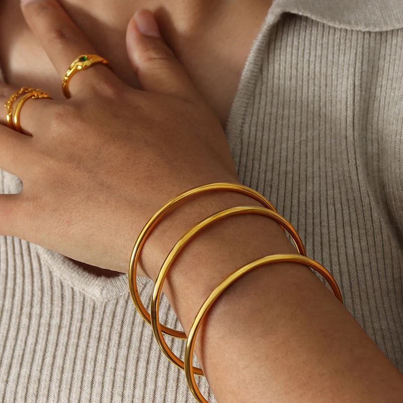 Gold Plated Round Bangle (Single piece) W6
