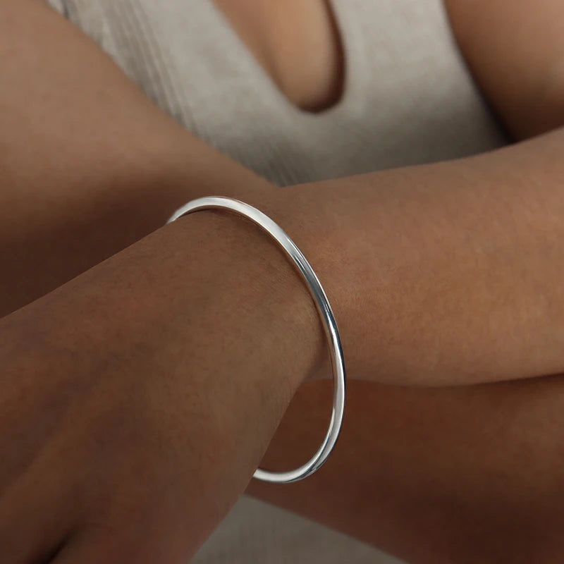 Gold Plated Round Bangle (Single piece) W6