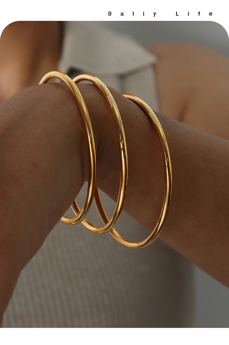 Gold Plated Round Bangle (Single piece) W6