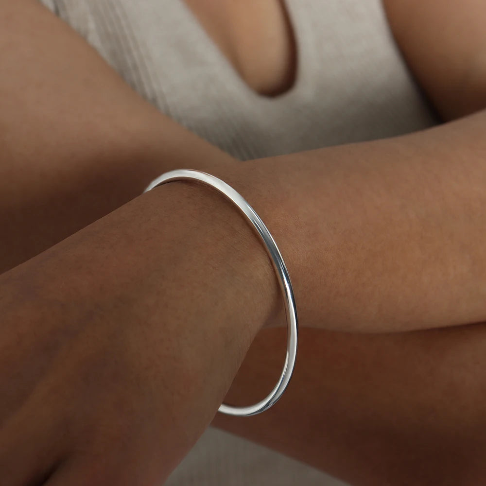 Gold Plated Round Bangle (Single piece) W6